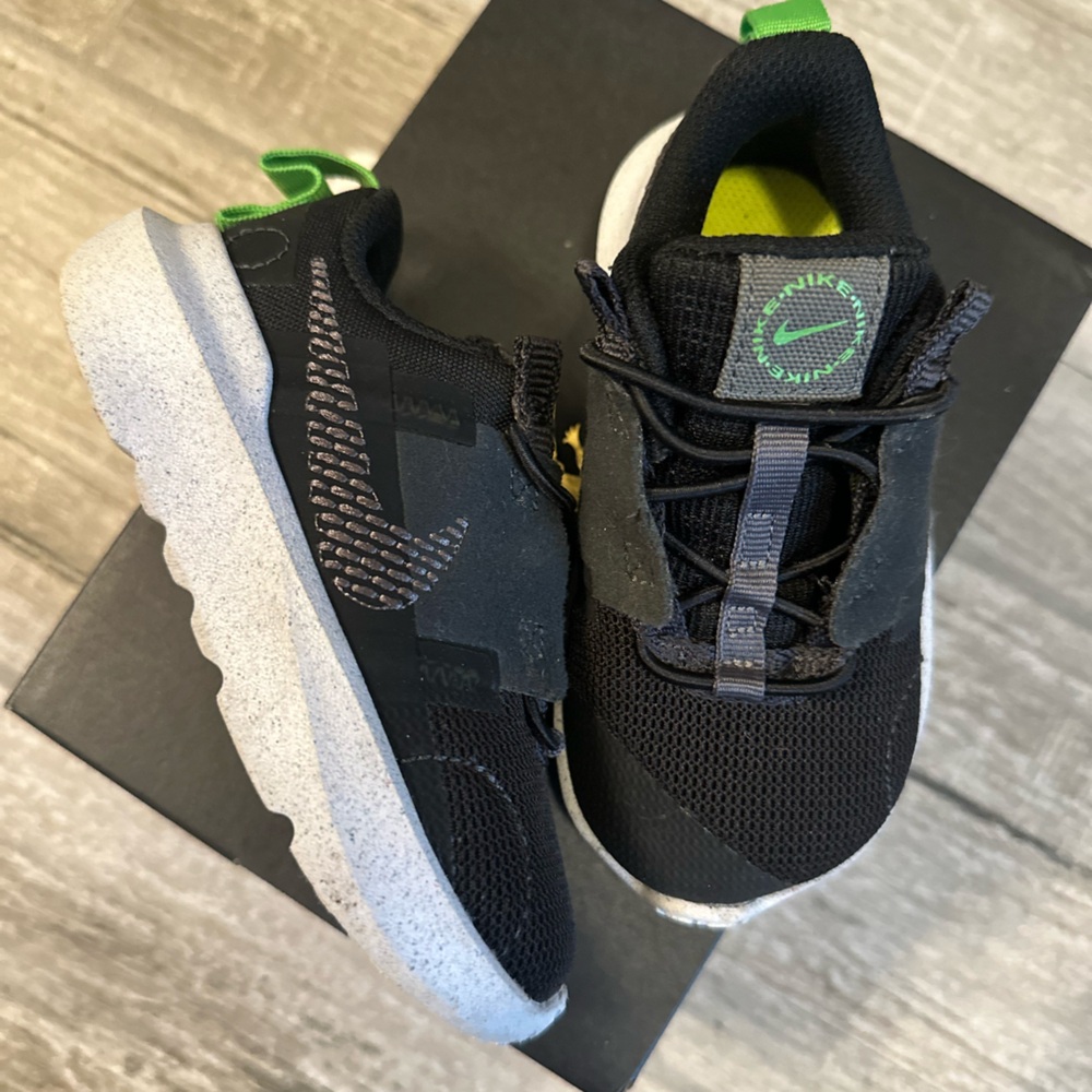 Step up their style game with our quality, gently used Nike kids’ shoes!
